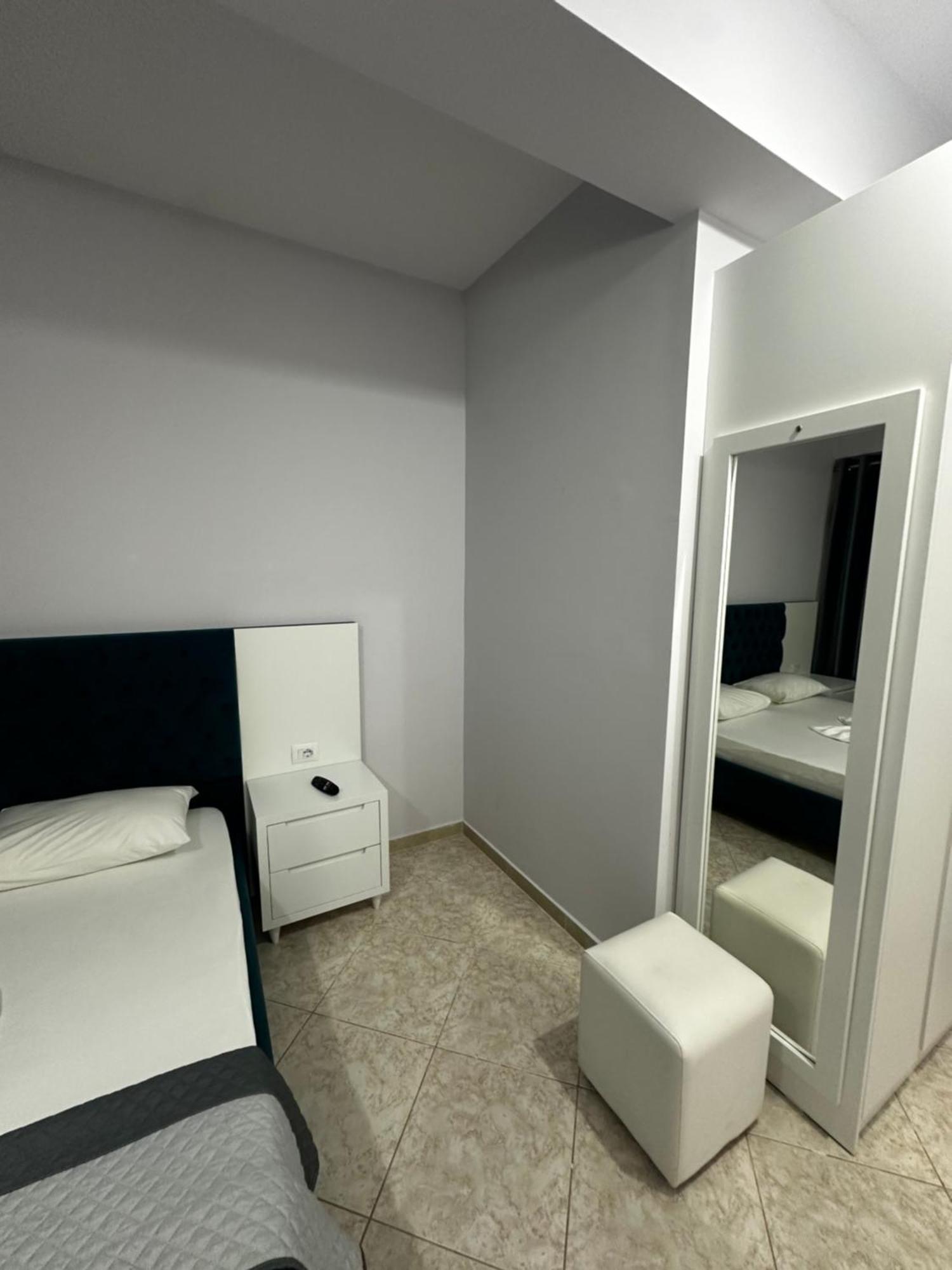 Ylli'S Apartments Saranda Dış mekan fotoğraf