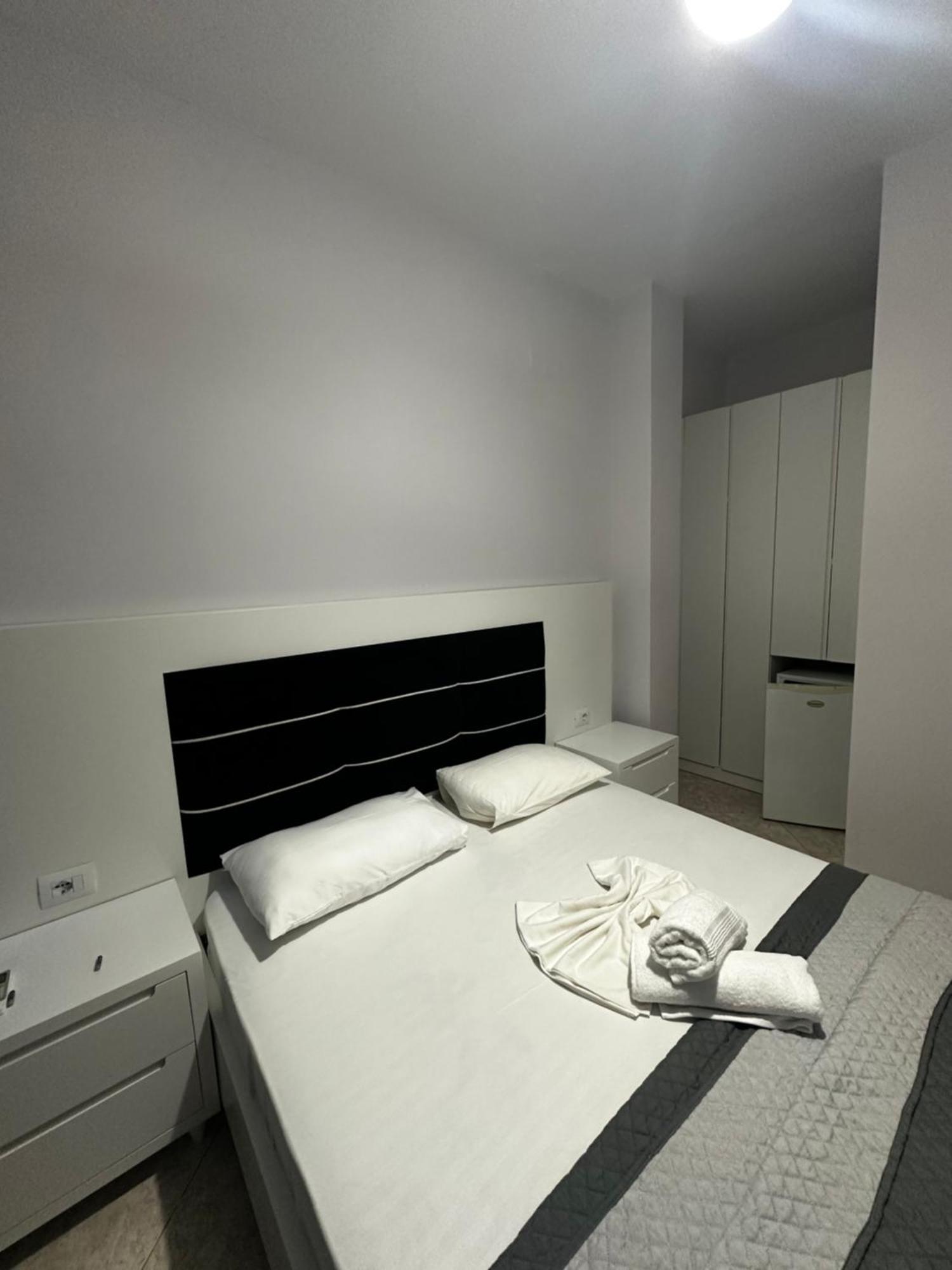 Ylli'S Apartments Saranda Dış mekan fotoğraf