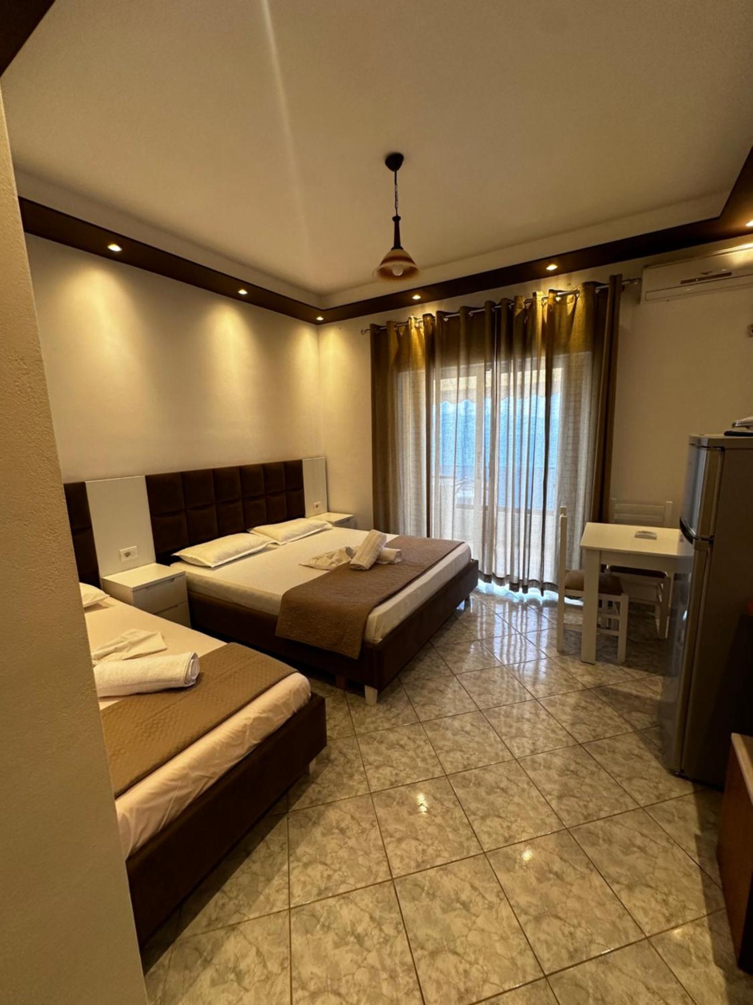 Ylli'S Apartments Saranda Dış mekan fotoğraf