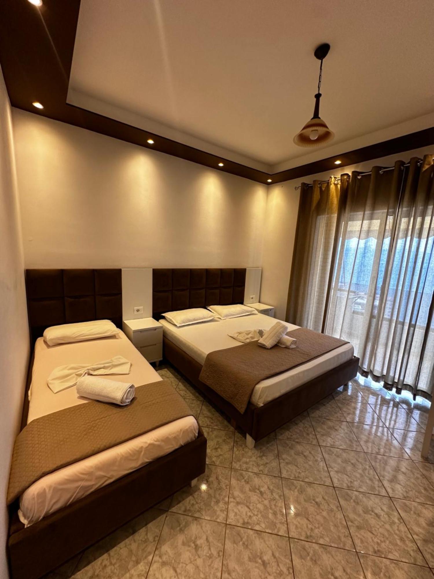 Ylli'S Apartments Saranda Dış mekan fotoğraf