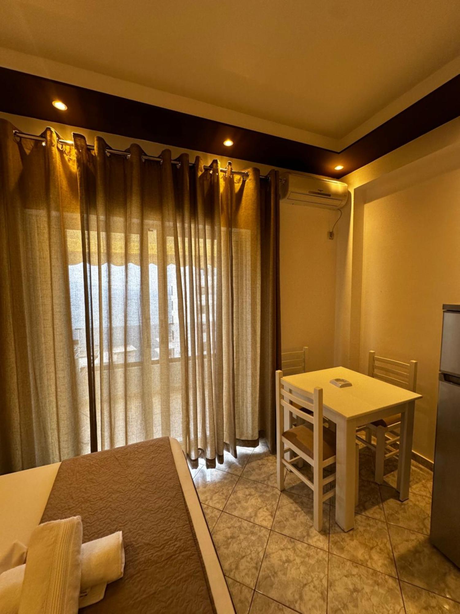 Ylli'S Apartments Saranda Dış mekan fotoğraf